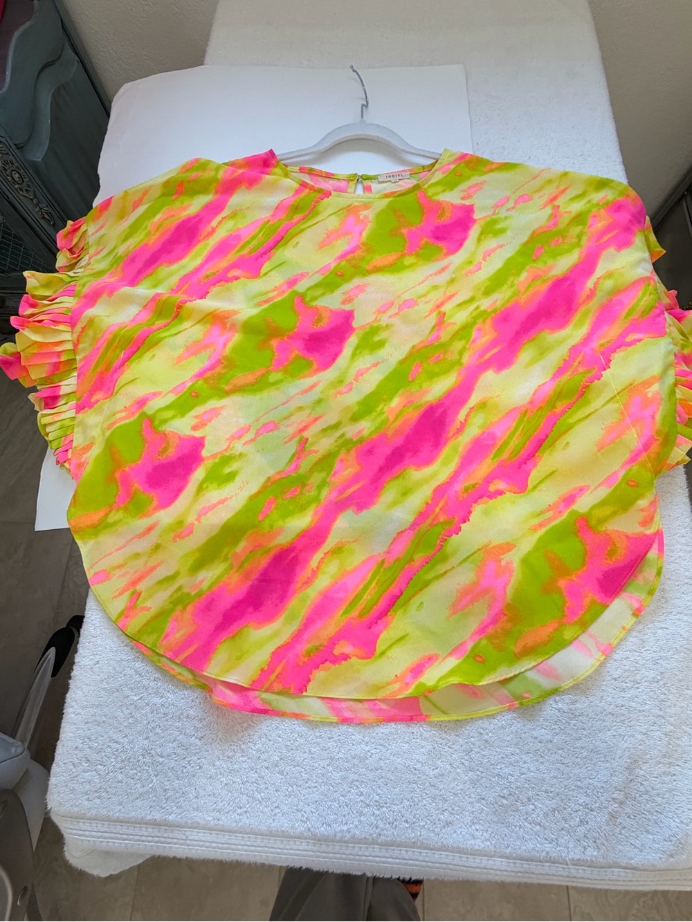 Violet & Claire Neon Pink and Lime Ruffle-Sleeve Blouse - Picture 4 of 7